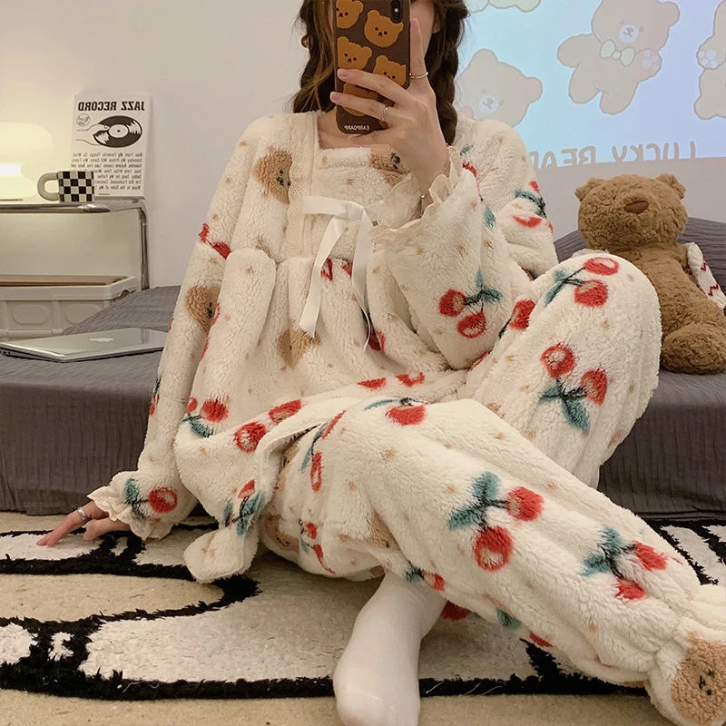 Cute Princess Pajamas Sets For Women Winter Warm Thick Coral Velvet Sleepwear Flannel Homewear Female Kawaii Cherry Bear Pijamas
Cute Princess Pajamas Sets For Women Winter Warm Thick Coral Velvet Sleepwear Flannel Homewear Female Kawaii Cherry Bear Pijamas