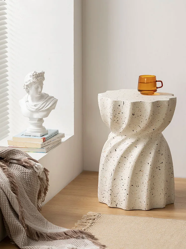 Light Luxury Nordic Designer Coffee Table Living Room Furniture Sofa Side Table Creative Home Accessories Bedroom Bedside Tables
Light Luxury Nordic Designer Coffee Table Living Room Furniture Sofa Side Table Creative Home Accessories Bedroom Bedside Tables