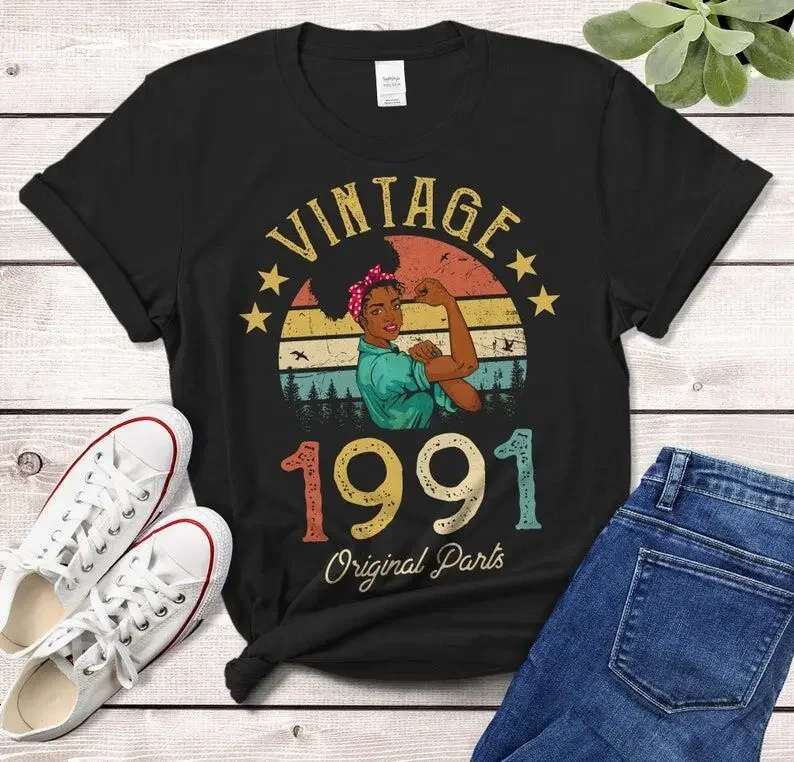 Vintage 1991 T-Shirt African Women Gift Made in 32th birthday years old Gift for Girl, Wife, Mom birthday idea Funny Tshirt y2k 
Vintage 1991 T-Shirt African Women Gift Made in 32th birthday years old Gift for Girl, Wife, Mom birthday idea Funny Tshirt y2k