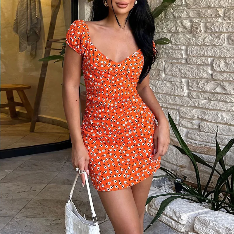 2024 Summer New Women Temperament All-match Slim Appear Thin Short V-neck Floral Comfortable Office Lady Exposed Clavicle Dress
2024 Summer New Women Temperament All-match Slim Appear Thin Short V-neck Floral Comfortable Office Lady Exposed Clavicle Dress