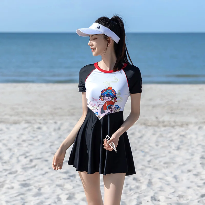 2023 Newest Women One Piece Swimsuit Print Ladies Short Sleeves Beach Wear Surfing Suit Summer Swim Dress Sports Wear Padded
2023 Newest Women One Piece Swimsuit Print Ladies Short Sleeves Beach Wear Surfing Suit Summer Swim Dress Sports Wear Padded