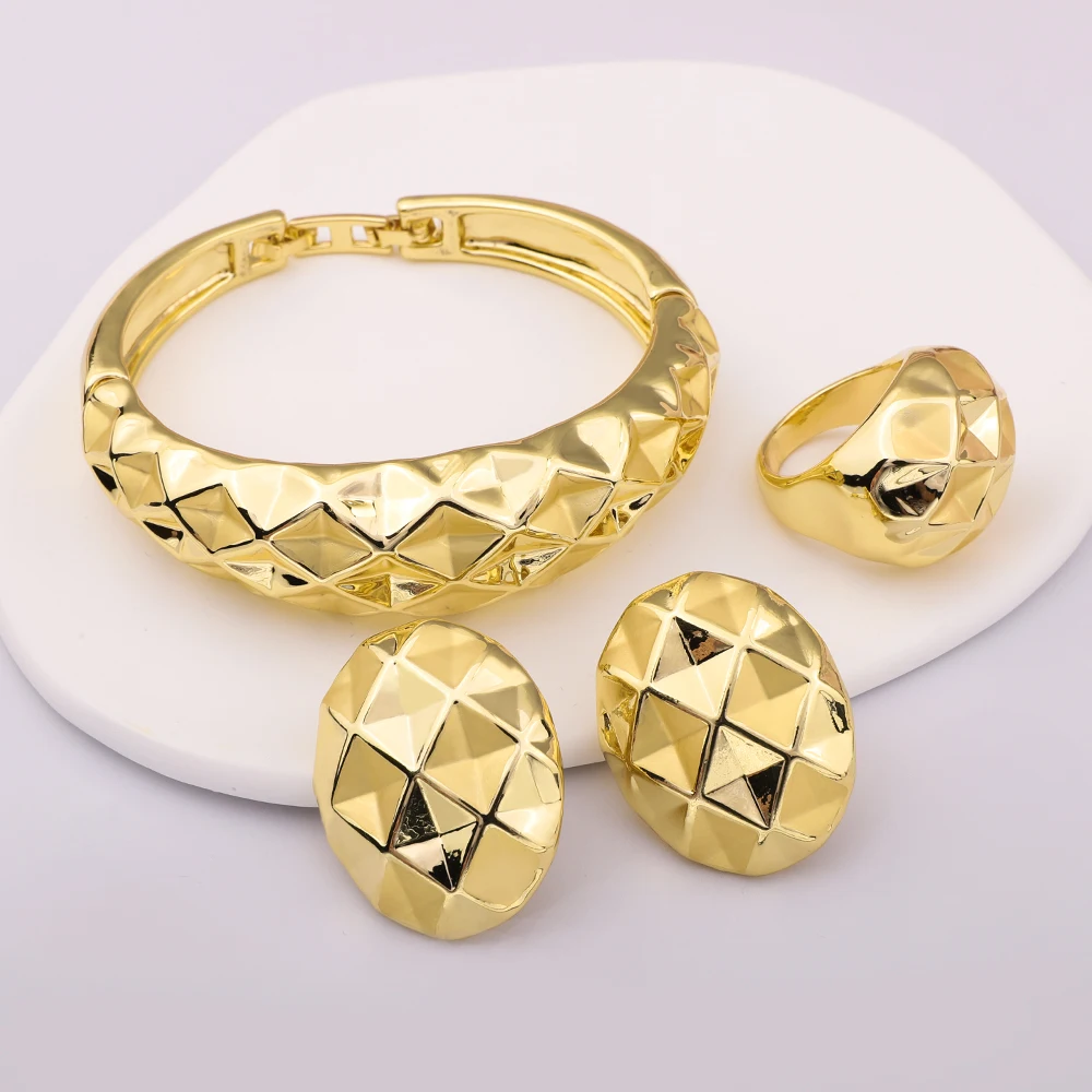 Luxury Women's Bracelet Ring Earring Set with Geometric Design Elegant Evening Dress Accessories Wedding Party Gifts
Luxury Women's Bracelet Ring Earring Set with Geometric Design Elegant Evening Dress Accessories Wedding Party Gifts