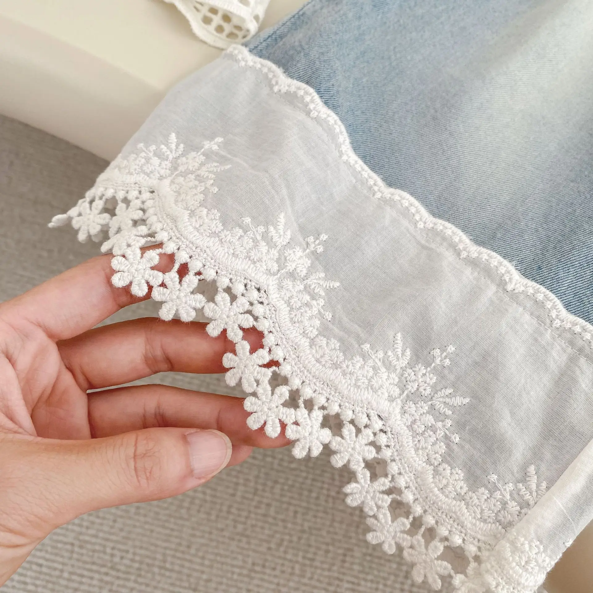 2025 Autumn New Girls Long Sleeve Lace Embroidery Shirts Solid Baby Girl Lapel Blouse Cotton Kids Tops Children Clothes 16 Scb88ca89b4a64c329e72f608420ffd49q