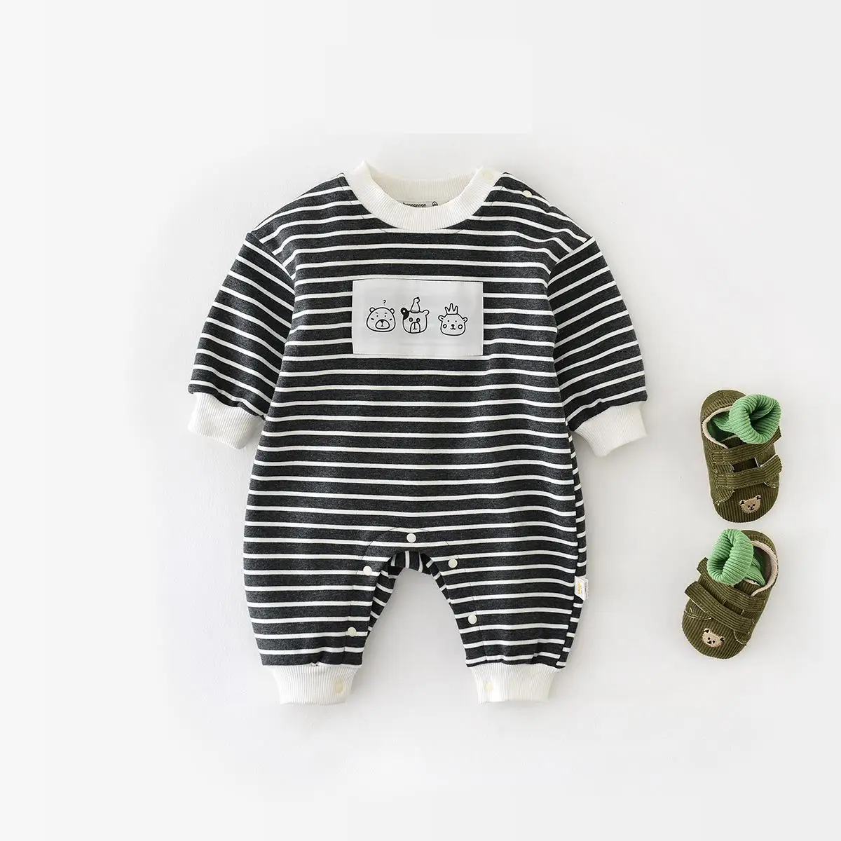 Autumn Winter Plus Velvet Thicken Warm Romper Boy Girl Infant Patch Cartoon Bear Jumpsuit Baby Striped Fashion Cotton One-piece
Autumn Winter Plus Velvet Thicken Warm Romper Boy Girl Infant Patch Cartoon Bear Jumpsuit Baby Striped Fashion Cotton One-piece