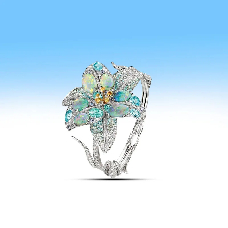 Popular two-color flower ring European and American fashion women's simple ring
Popular two-color flower ring European and American fashion women's simple ring