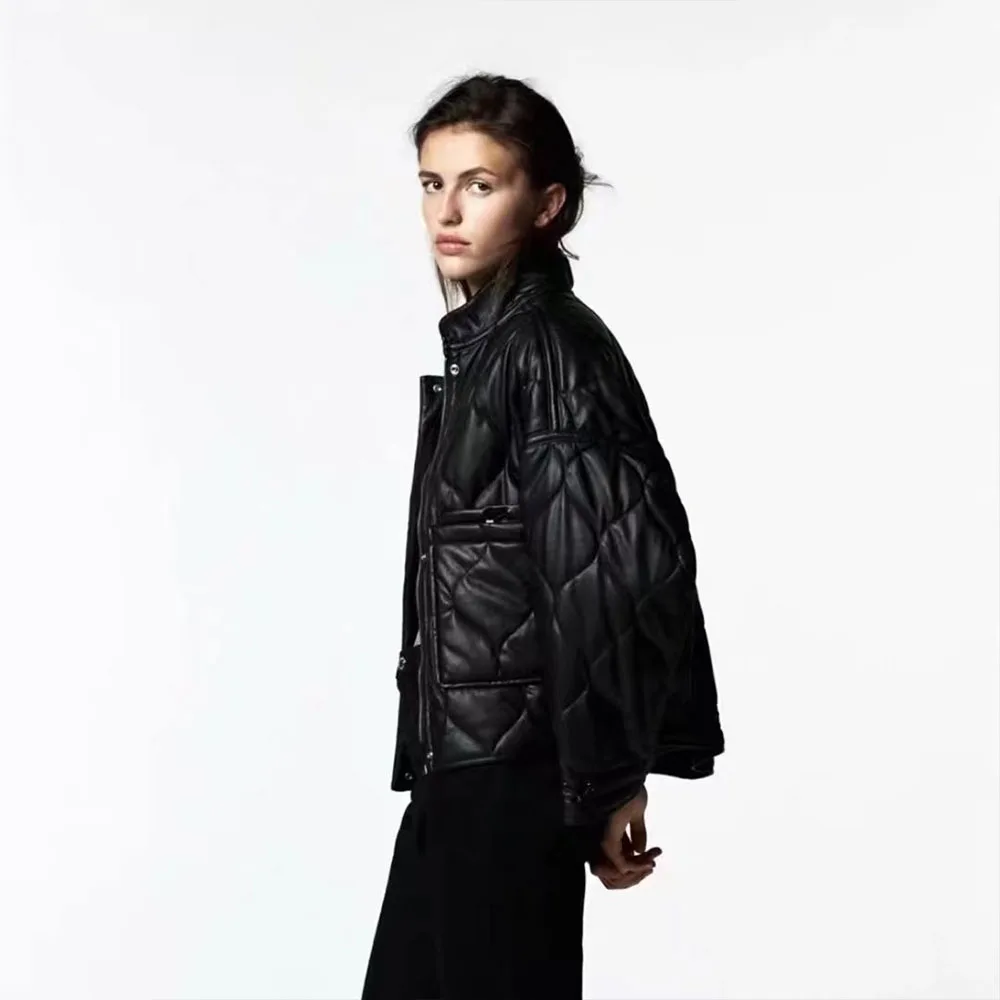 2022 autumn and winter new women's clothing counter quality stand collar loose all-match leather cotton coat 
2022 autumn and winter new women's clothing counter quality stand collar loose all-match leather cotton coat