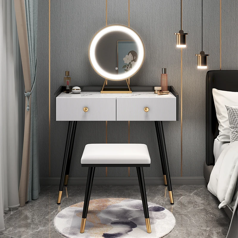 Dresser bedroom is modern and simple,small-sized master bedroom storage cabinet, has a high sense of integration.
Dresser bedroom is modern and simple,small-sized master bedroom storage cabinet, has a high sense of integration.