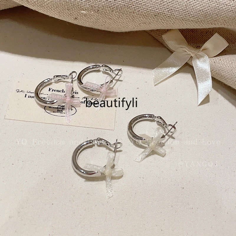 White Lace Bow Circle Ear Clip Female Simple Niche Unique Design Sense Earrings Ornament
White Lace Bow Circle Ear Clip Female Simple Niche Unique Design Sense Earrings Ornament