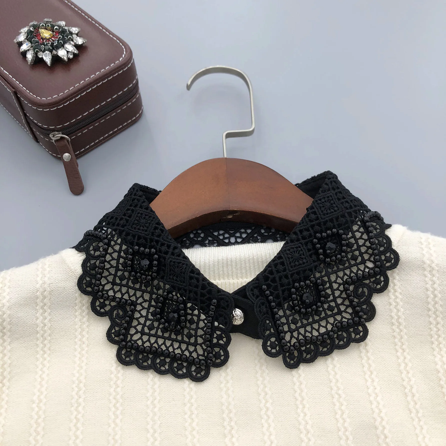 Women Handmade Beads Fake Collars Ladies Necklace Blouse Tops Shirt Detachable Removable Collar Clothing Accessories
Women Handmade Beads Fake Collars Ladies Necklace Blouse Tops Shirt Detachable Removable Collar Clothing Accessories