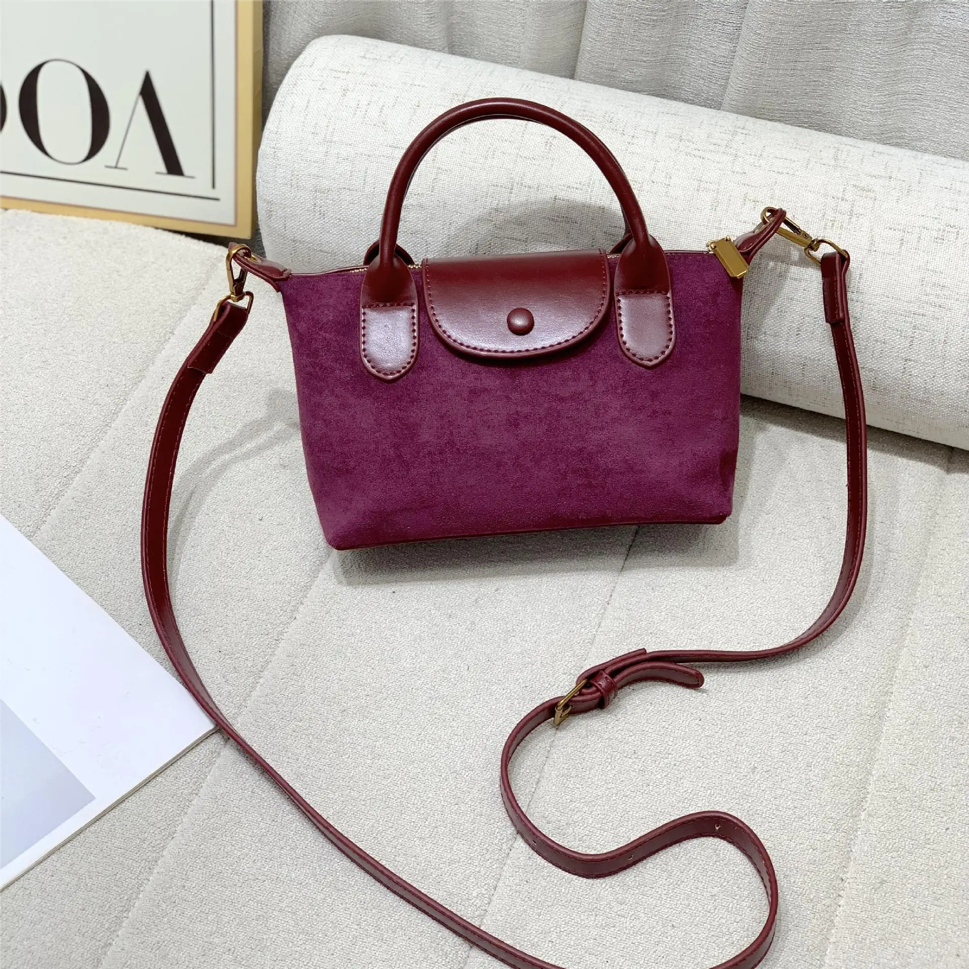 Light Luxury High Quality PU Leather Dumpling Bag Fashion Mini Suede Villus With Leather Handbags For Women Casual Shoulder Bag
Light Luxury High Quality PU Leather Dumpling Bag Fashion Mini Suede Villus With Leather Handbags For Women Casual Shoulder Bag