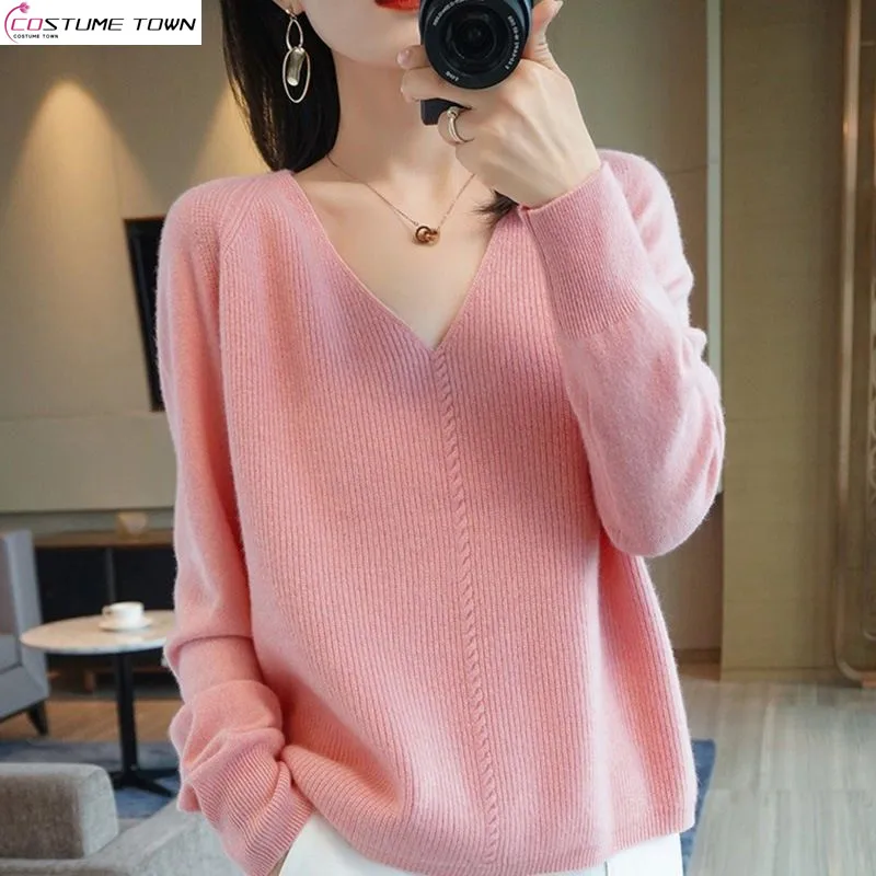 

2024 Spring/Summer New V-neck Outwear Women's Top Loose and Lazy Style Versatile Slimming Solid Color T-shirt