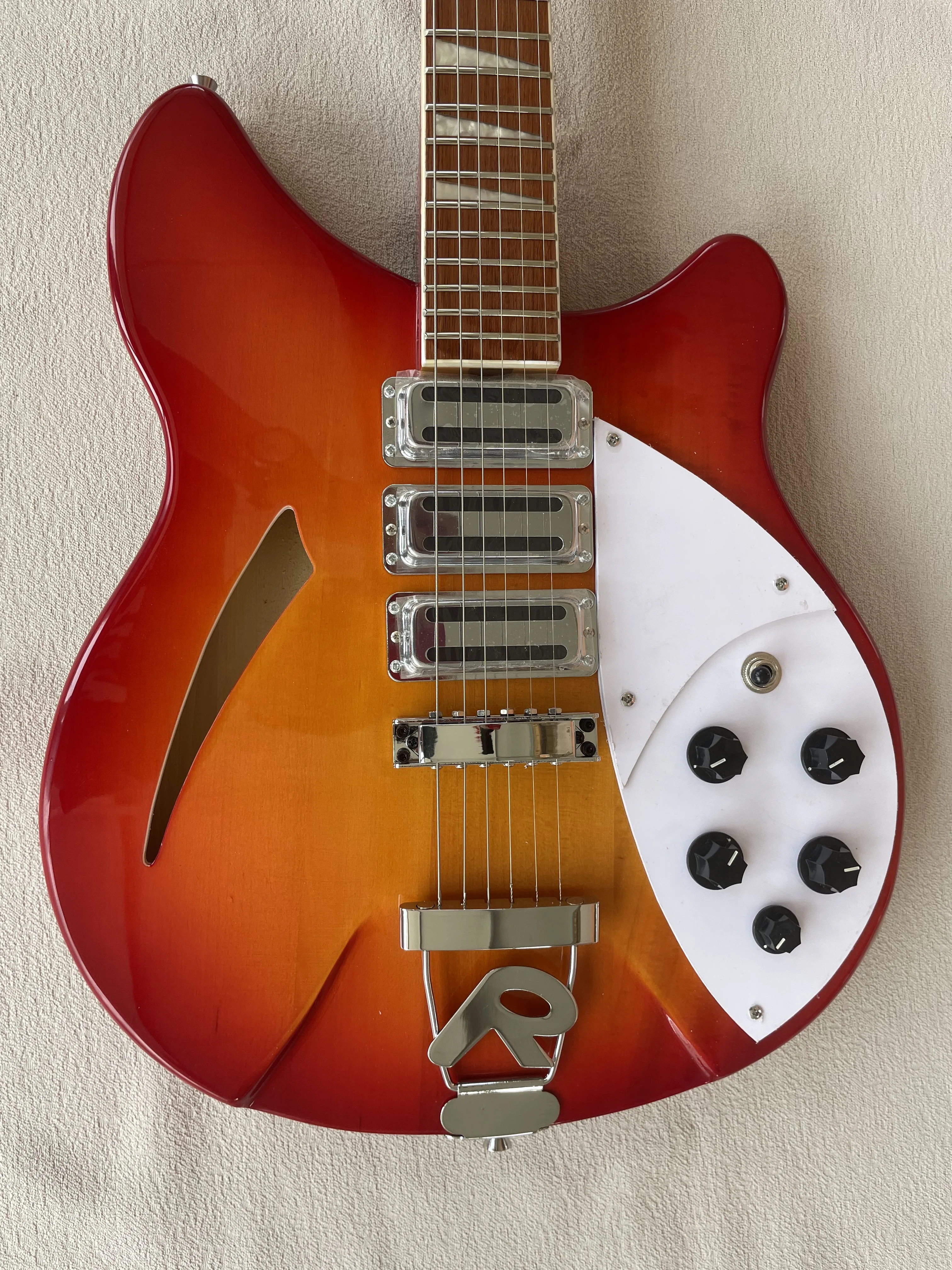 Под заказ 325 Ricken Backer электрическая гитара из красного дерева 6 струн 3 пикапа
Под заказ 325 Ricken Backer электрическая гитара из красного дерева 6 струн 3 пикапа