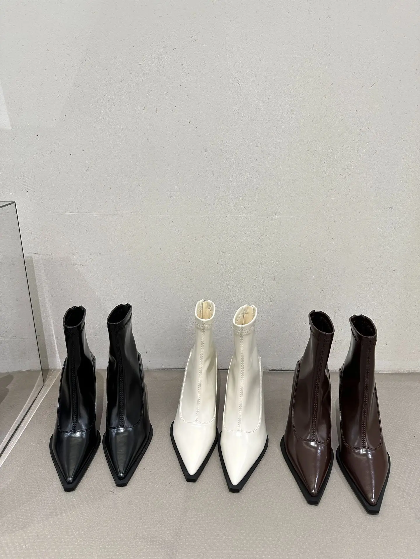 Women's Mid Calf Boots Female Shoes Rivets Winter Footwear Boots-Women Rock High Heel Ladies Autumn Mid-Calf Pointy 2023
Women's Mid Calf Boots Female Shoes Rivets Winter Footwear Boots-Women Rock High Heel Ladies Autumn Mid-Calf Pointy 2023