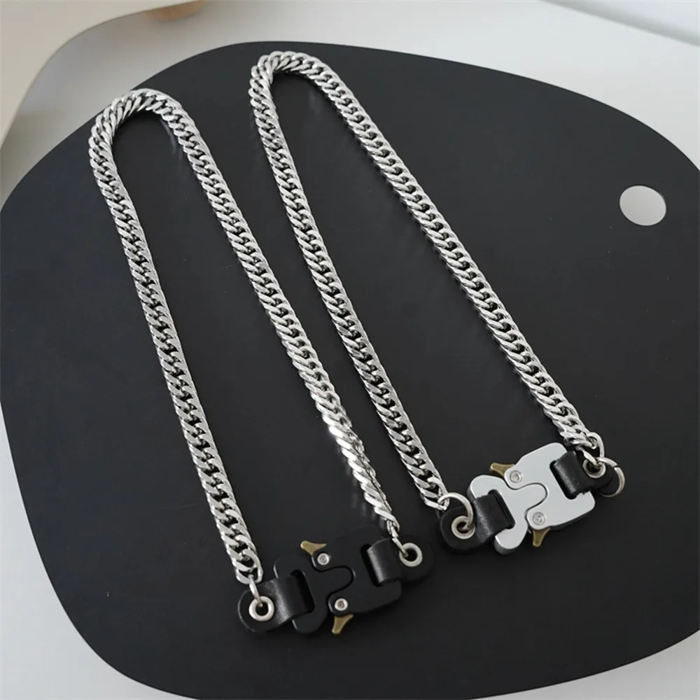 Functional Locking Punk Chain Metal Buckle Necklace for Man and Woman High Street Titanium Steel Hip Hop Cuban Chain New Gothic
Functional Locking Punk Chain Metal Buckle Necklace for Man and Woman High Street Titanium Steel Hip Hop Cuban Chain New Gothic