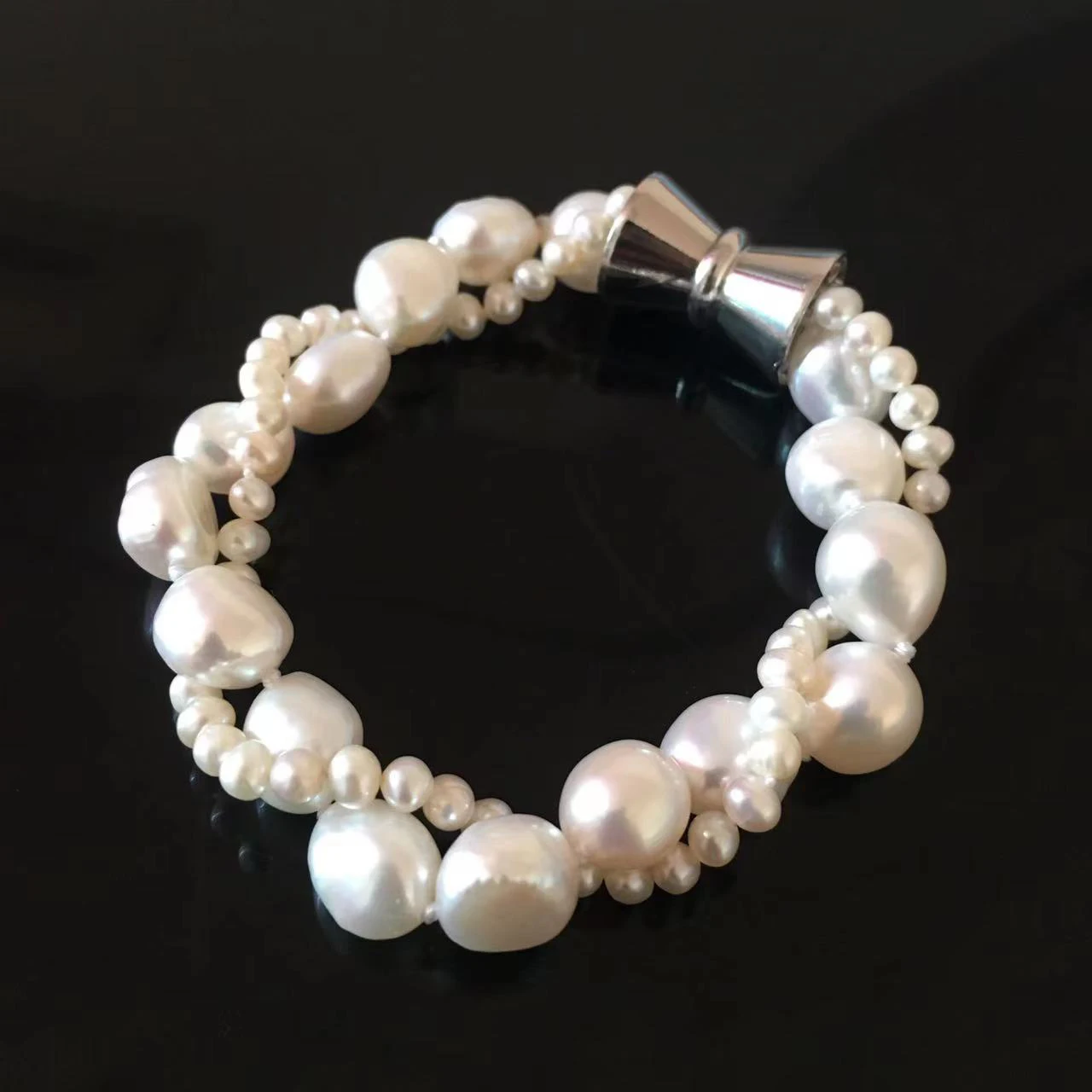 Женский браслет из нержавеющей стали с застежкой
Женский браслет из нержавеющей стали с застежкой