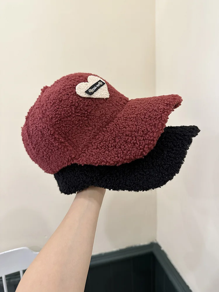 

Style Fashionable Love Patch Thickened Lamb Wool Baseball Cap for Women Autumn and Winter Leisure Curved Brim Warm Peaked Cap