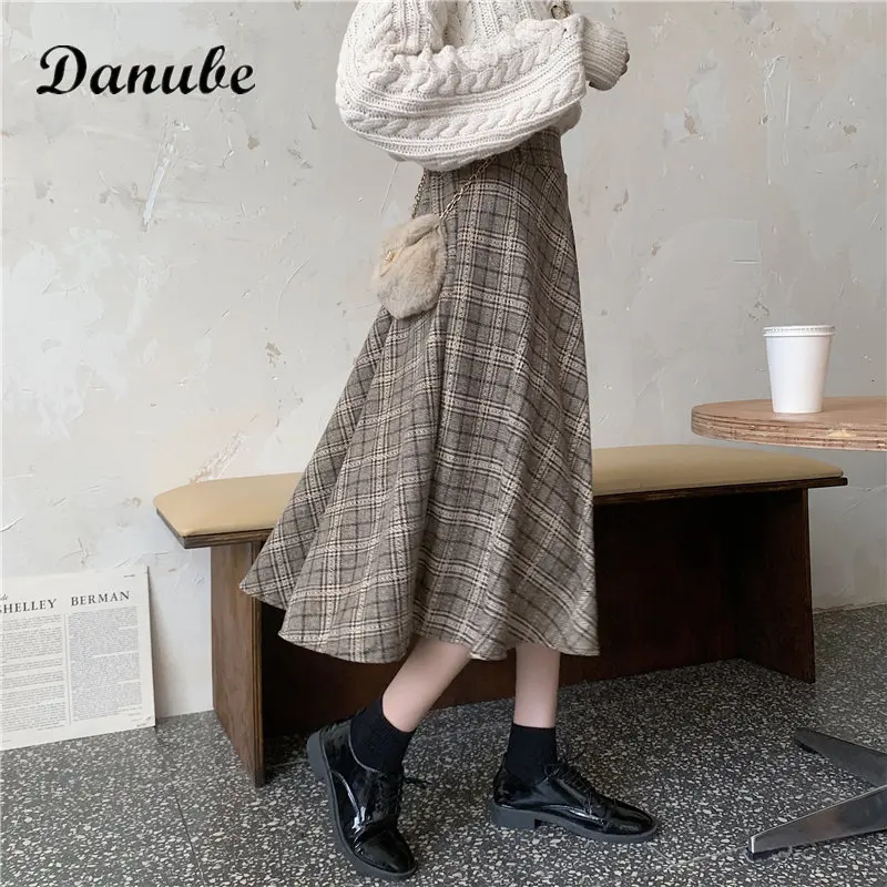Vintage Pleated Plaid Woolen Long Skirt Women Autumn Korean Style High Waist Midi Skirt Female Elegant Lady Office A-line Skirts
Vintage Pleated Plaid Woolen Long Skirt Women Autumn Korean Style High Waist Midi Skirt Female Elegant Lady Office A-line Skirts