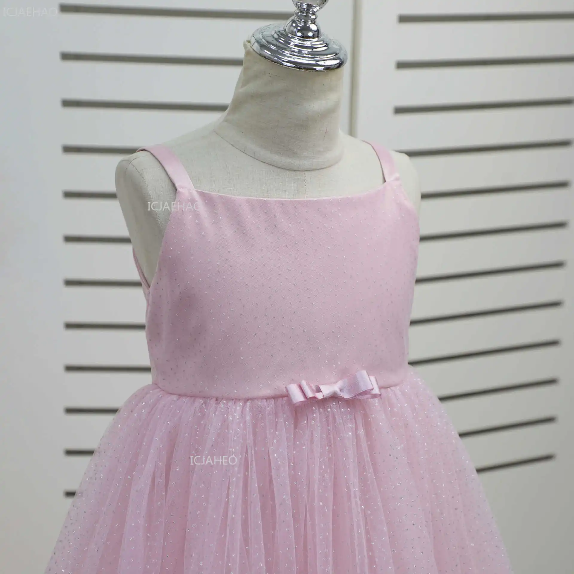 فستان بناتي بطبقات على شكل كعكة للأطفال بحزام سباغيتي من التول مع شال كيب للحفلات وحفلات الاحتفال الرسمي فستان بناتي بطبقات على شكل كعكة للأطفال بحزام سباغيتي من التول مع شال كيب للحفلات وحفلات الاحتفال الرسمي