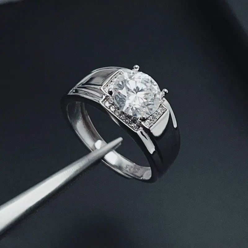 Moissanite Ring for Men 8mm VVS Grade D Color Moissanite Silver Ring 18K Gold Plated 925 Silver Men Jewelry
Moissanite Ring for Men 8mm VVS Grade D Color Moissanite Silver Ring 18K Gold Plated 925 Silver Men Jewelry