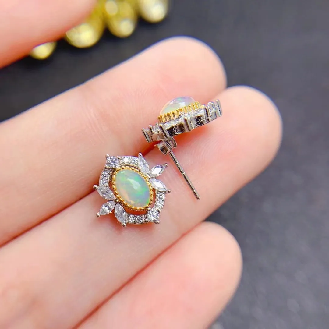 Japanese natural Opal French court style retro Korean version of small fresh sweet engagement wedding earrings
Japanese natural Opal French court style retro Korean version of small fresh sweet engagement wedding earrings