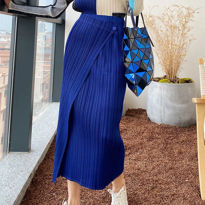 

Elegant Fashion Asymmetrical Buttons Folds Skirt 2023 Summer New Korean All-match Solid Color Chic Stripe Slit Grace A-line Skir