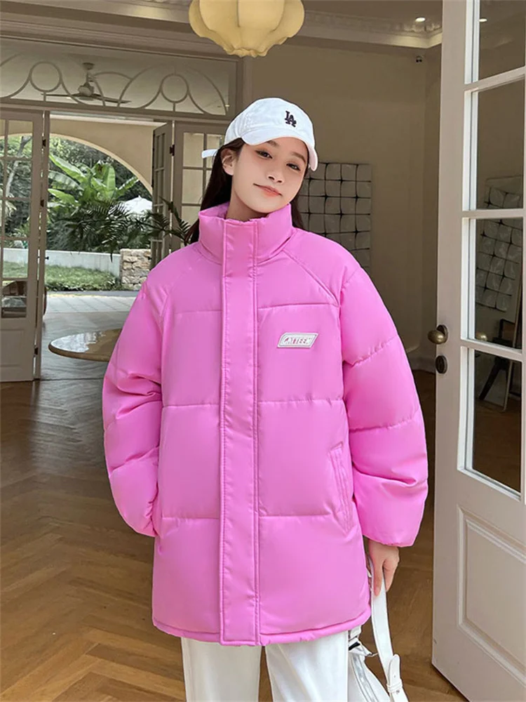 Down Cotton Coat Women 2023 Autumn Winter New Fashion Pink Short Loose Stand Collar Thick Warmth Bread Jacket Clothing
Down Cotton Coat Women 2023 Autumn Winter New Fashion Pink Short Loose Stand Collar Thick Warmth Bread Jacket Clothing