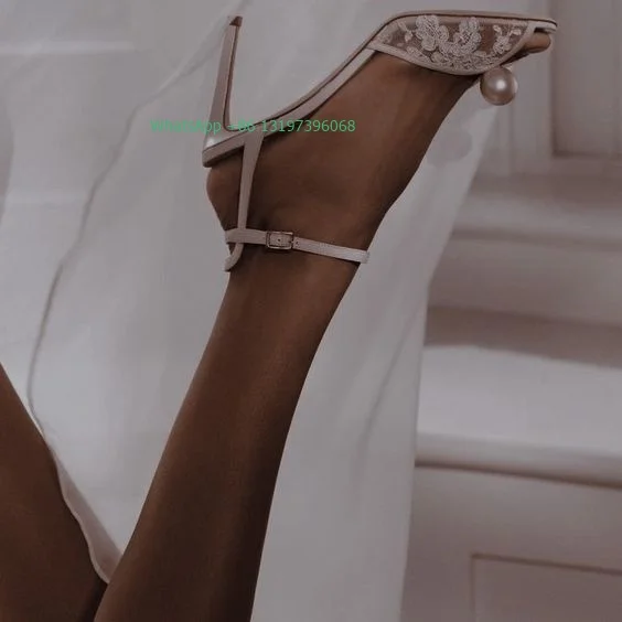Lady white elegant peal lace design high heels banquet dress summer sandals wedding shoes daily footwear new arrive high heels
Lady white elegant peal lace design high heels banquet dress summer sandals wedding shoes daily footwear new arrive high heels