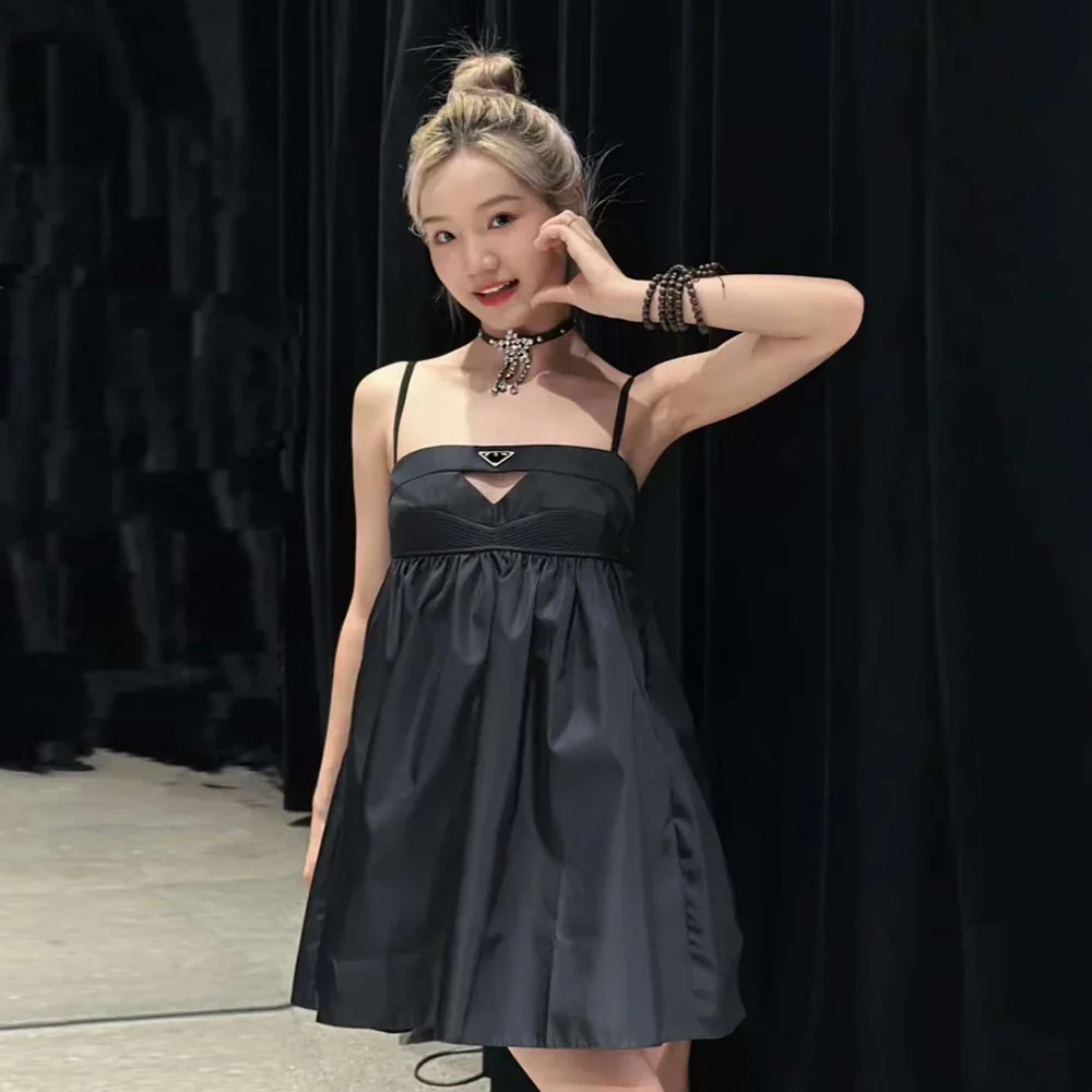 Women Halter Dresses New Fashion Hollow Loose Straight Dress 2024 Summer Casual Female Solid Color Sleeveless Dresses
Women Halter Dresses New Fashion Hollow Loose Straight Dress 2024 Summer Casual Female Solid Color Sleeveless Dresses