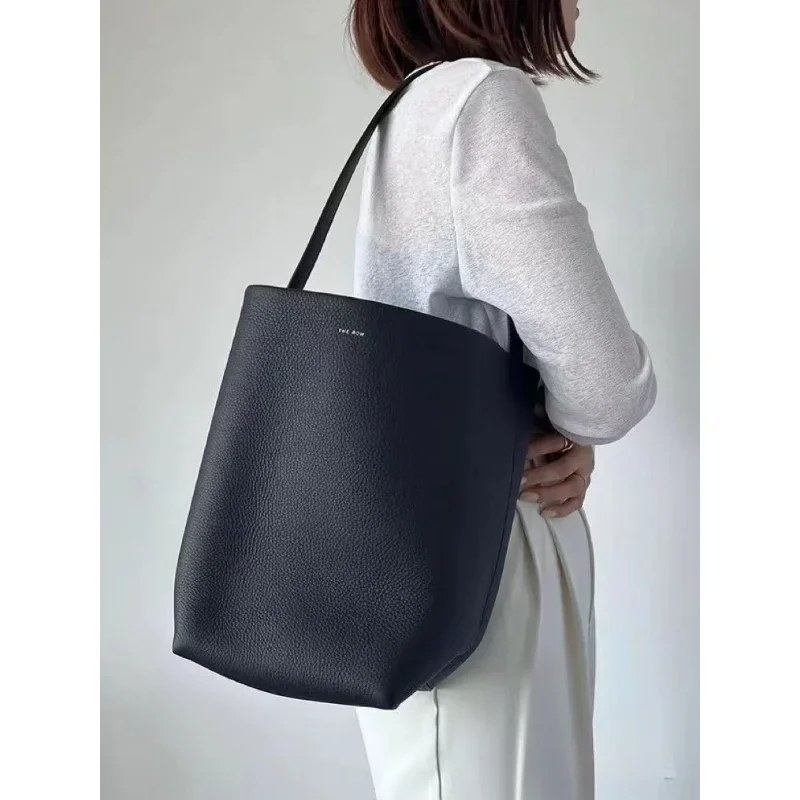 

2023 Soft Bag Tote Ladies Bag Casual Large-capacity Skin Shoulder Niche Sense Summer Portable Bucket Casual Commuter Advanced