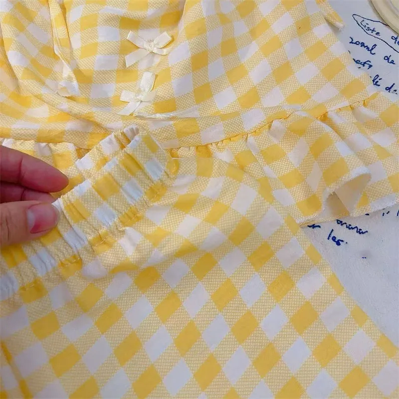 طقم صيفي جديد للبنات: شورت بحمالات وتنورة بتصميم أميرة منقوشة بفيونكة، طقم أنيق وعصري للرضع والأطفال الصغار طقم صيفي جديد للبنات: شورت بحمالات وتنورة بتصميم أميرة منقوشة بفيونكة، طقم أنيق وعصري للرضع والأطفال الصغار