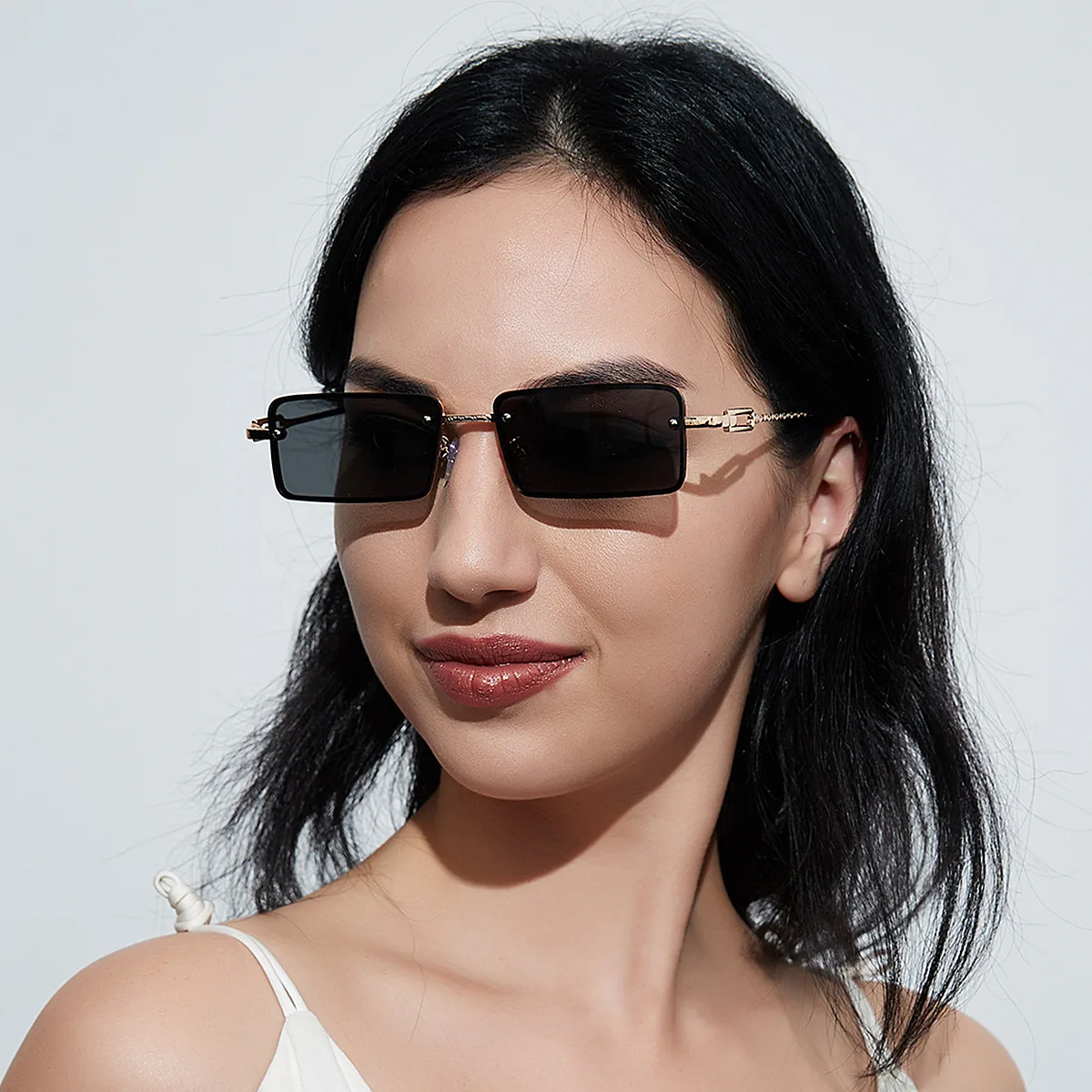 Fashion Rimless Gradient Brown Rectangle Sunglasses Women 2022 Brand Design Narrow Rectangular Metal Men Sun Glasses Shade UV400
Fashion Rimless Gradient Brown Rectangle Sunglasses Women 2022 Brand Design Narrow Rectangular Metal Men Sun Glasses Shade UV400