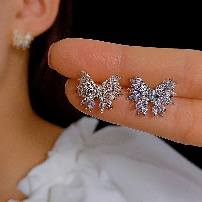 

Shining CZ Stone Butterfly PiercedStuds Earring Design Statement Female Fashion Bow Ear Studs Luxury Jewelry Gold Plated