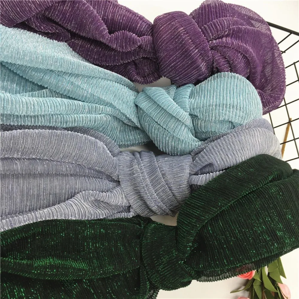 Muslim Women HIjab Scarf Light Silk Shimmer Hijab Summer Breathable Crumpled Gold Glitter Solid Color Tulle Head 75*180CM
Muslim Women HIjab Scarf Light Silk Shimmer Hijab Summer Breathable Crumpled Gold Glitter Solid Color Tulle Head 75*180CM