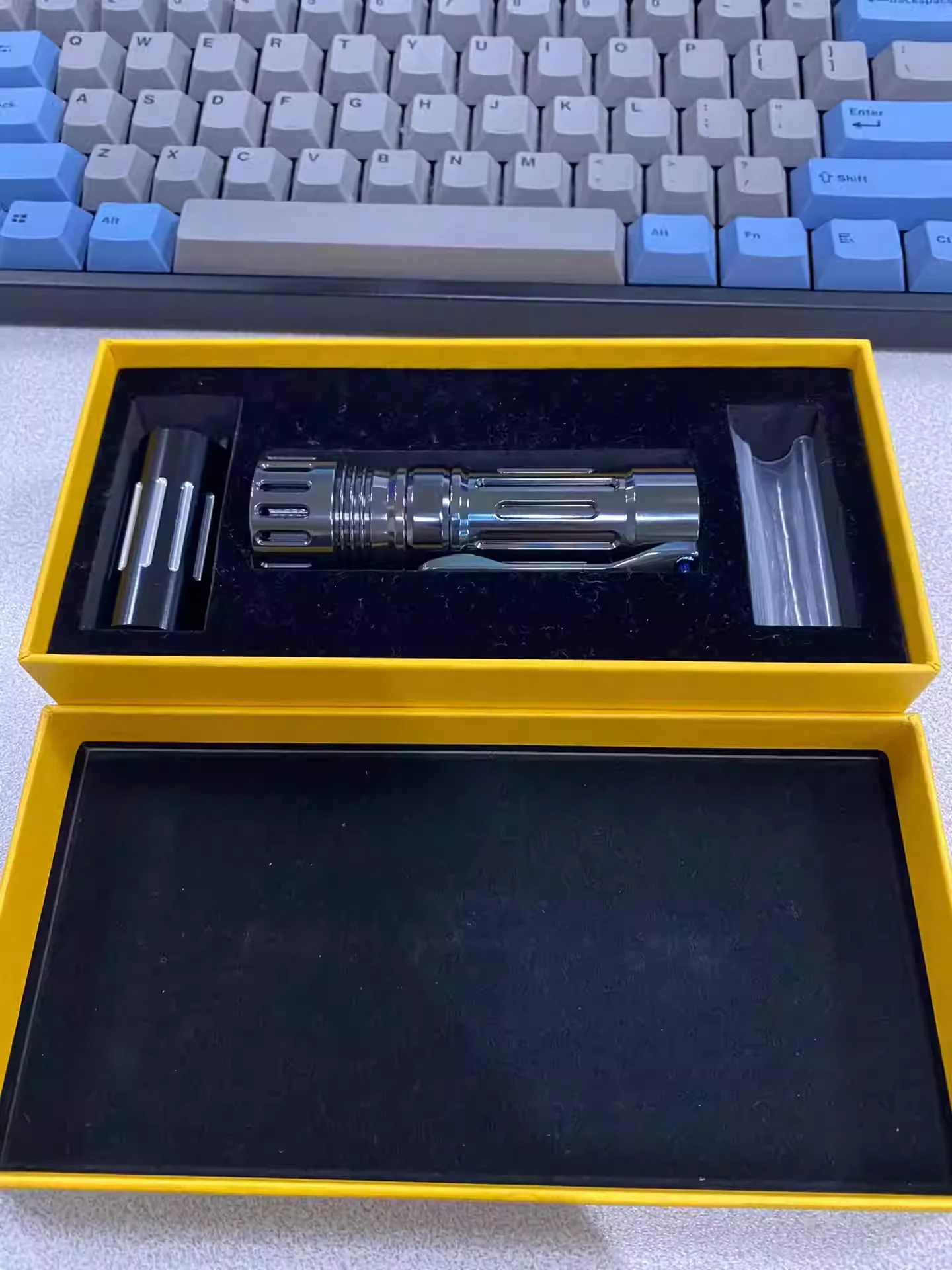 Плотный фонарик из меди и циркония, версия v2
Плотный фонарик из меди и циркония, версия v2