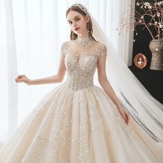 Gorgeous Appliques Wedding Dresses High Neck Embroidery Lace Sequin Beaded Shiny Sen Series Super Fairy French main Bridal Gown
Gorgeous Appliques Wedding Dresses High Neck Embroidery Lace Sequin Beaded Shiny Sen Series Super Fairy French main Bridal Gown