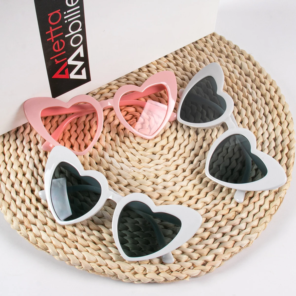 Bachelorette Party Sunglasses Wedding Bridal Shower Decoration Bridesmaid Gifts Hen Party Pink White Heart Shaped Glasses 
Bachelorette Party Sunglasses Wedding Bridal Shower Decoration Bridesmaid Gifts Hen Party Pink White Heart Shaped Glasses