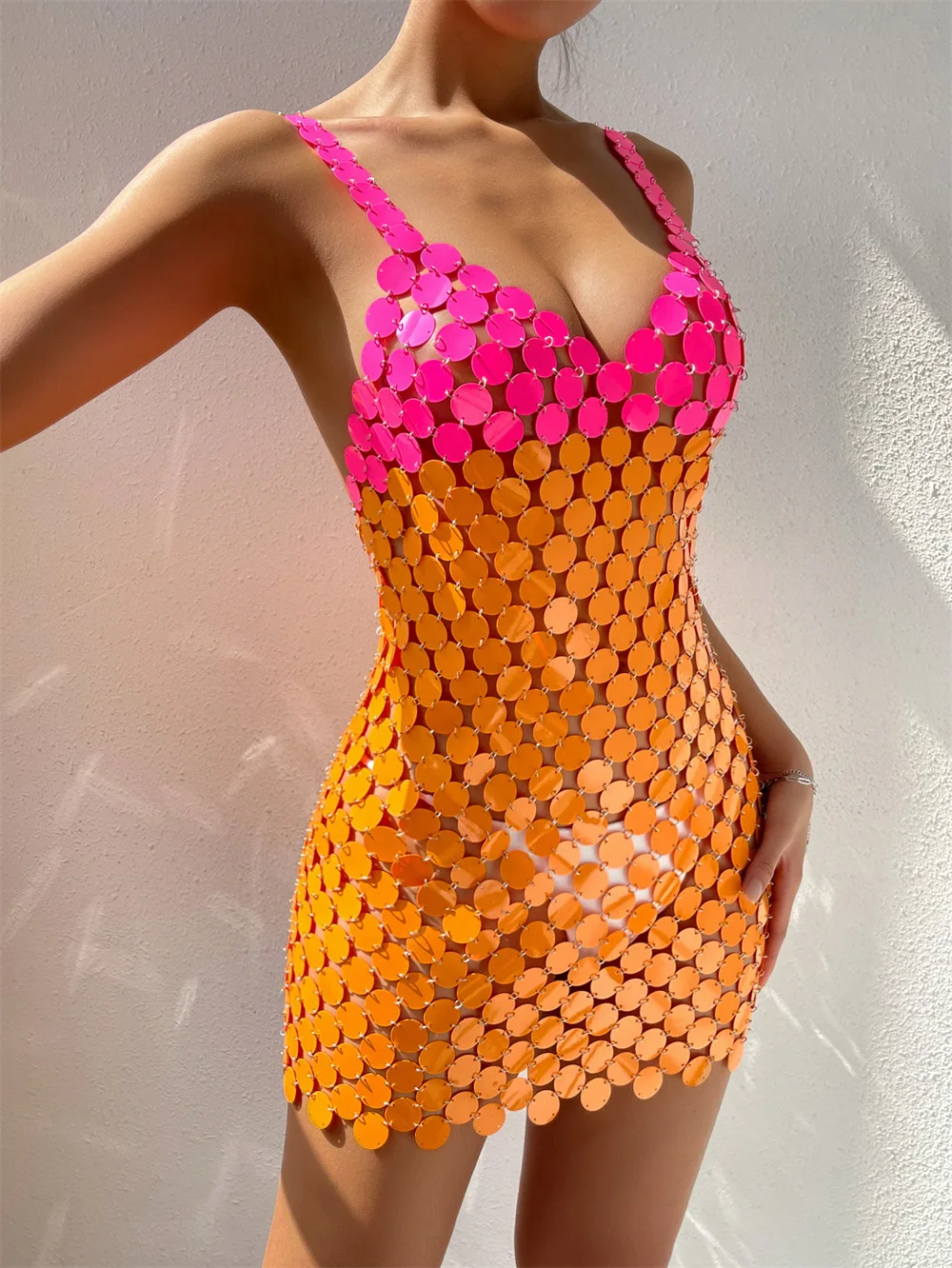 2022 Summer Women Sexy V Neck Spaghetti Strap Bodycon Backless Mini Sequin Dresses Elegant Woman Evening Party Dress
2022 Summer Women Sexy V Neck Spaghetti Strap Bodycon Backless Mini Sequin Dresses Elegant Woman Evening Party Dress