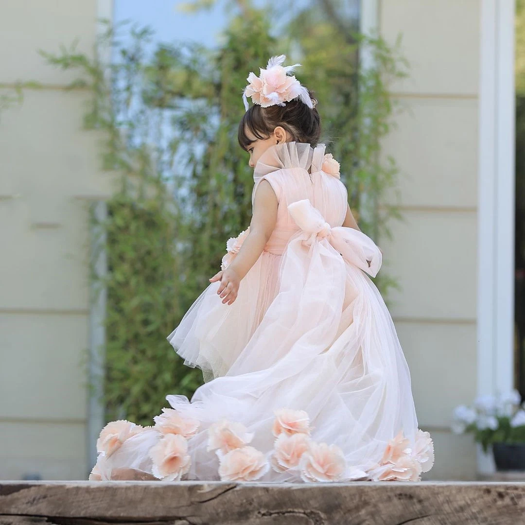 

FATAPAESE Peach Gown Elegant High Neckline All-over Floral Appliques High-low Long Train at Back is Embellished with Flowers