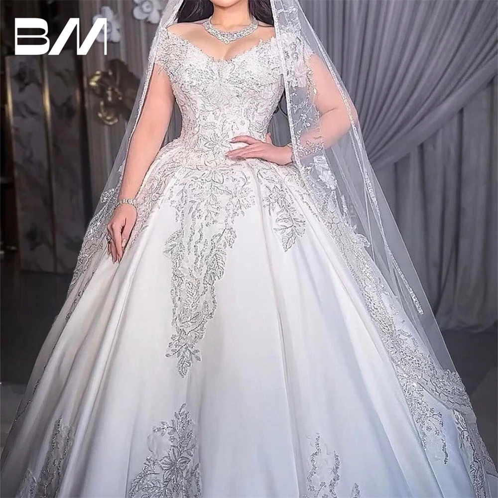 Silver Beaded Appliques Wedding Dresses For Women 2024 Ball Gown Cap Sleeves V Neck Ball Gown Women Bridal Gown Robe De Mariee
Silver Beaded Appliques Wedding Dresses For Women 2024 Ball Gown Cap Sleeves V Neck Ball Gown Women Bridal Gown Robe De Mariee