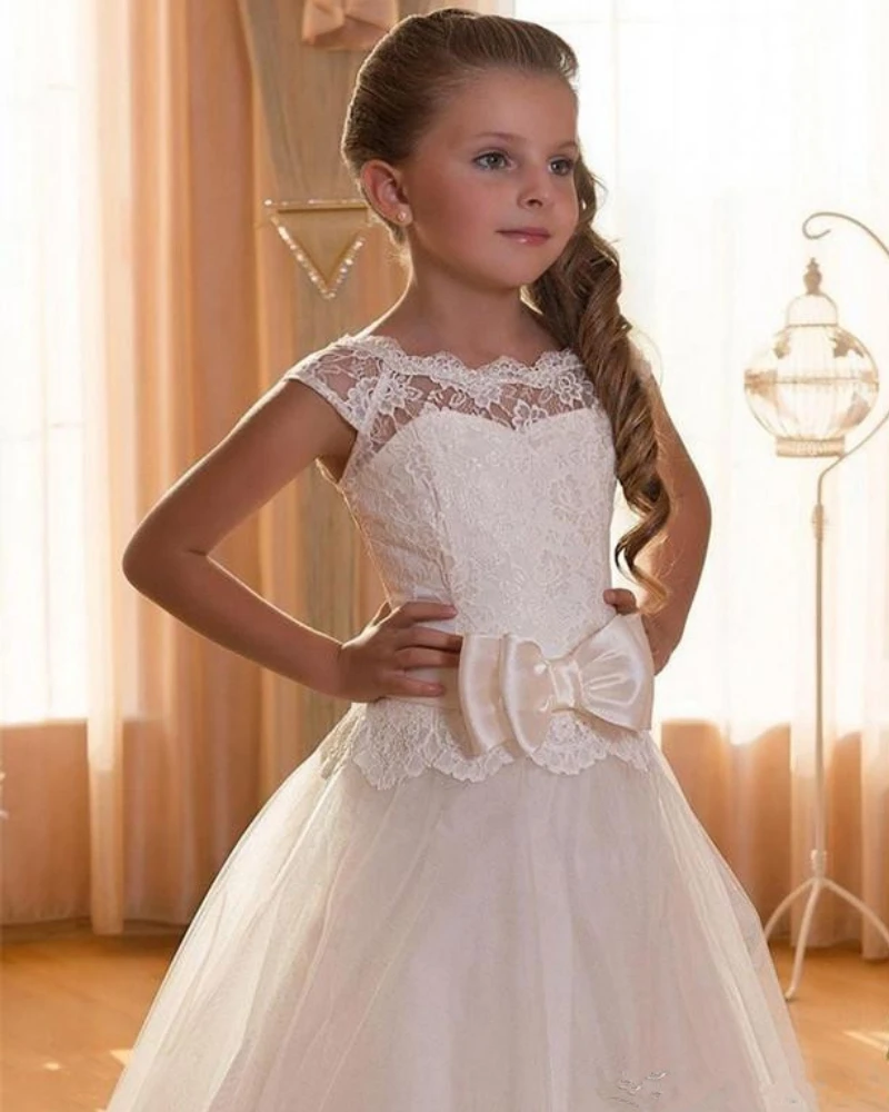 First Communion Dresses For Girls Butterfly End Waist Scoop Backless Appliques Flower Dress Bows Tulle Ball Gown Pageant Dresses
First Communion Dresses For Girls Butterfly End Waist Scoop Backless Appliques Flower Dress Bows Tulle Ball Gown Pageant Dresses