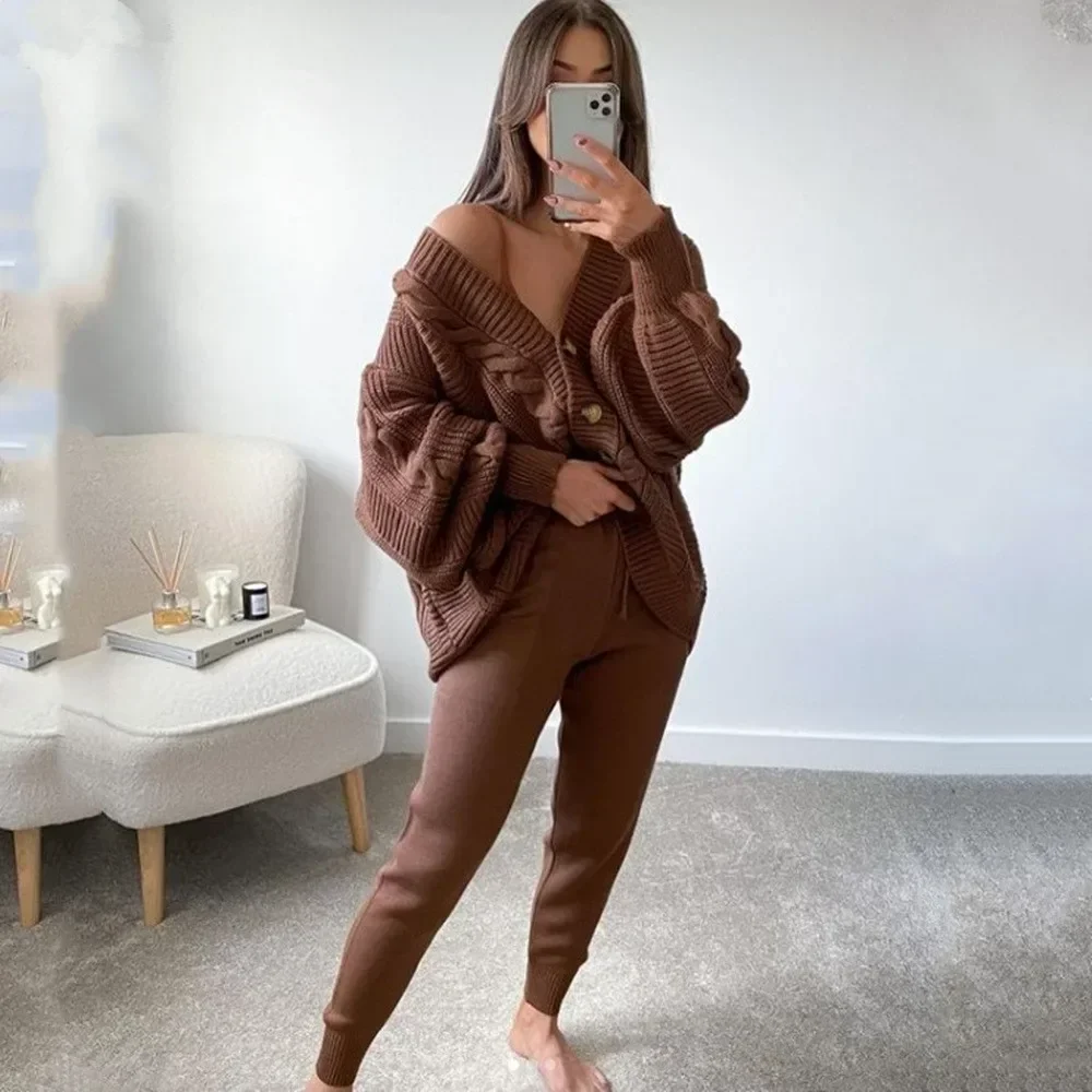Women V-neck Knit Sweater Set Autumn and Winter Two Piece Sets Women Cardigan Tops and Knit Trousers Set Solid Thick Pants Suit
Women V-neck Knit Sweater Set Autumn and Winter Two Piece Sets Women Cardigan Tops and Knit Trousers Set Solid Thick Pants Suit
