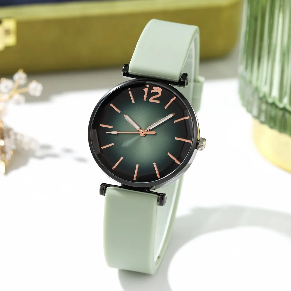 

Модные женские спортивные простые кварцевые часы с черным циферблатом, повседневные часы, Лидер продаж 2023, зеленые женские наручные часы с силиконовым ремешком