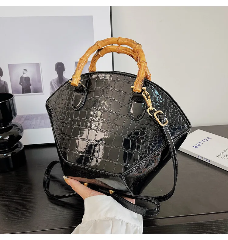 Shell Bag Patent Leather Stone Pattern Fashion Trend Tote One-shoulder Cross-women's Bag
Shell Bag Patent Leather Stone Pattern Fashion Trend Tote One-shoulder Cross-women's Bag