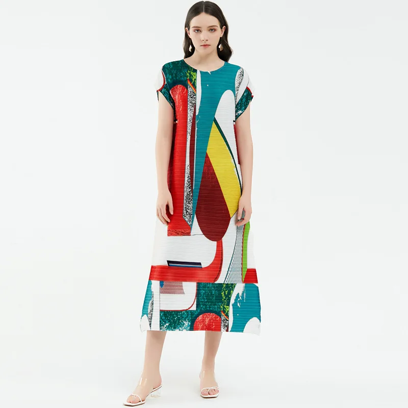 New Women's Wear 2022 Summer Color Contrast Printed Pleated Dress Women's Loose Dress Design
New Women's Wear 2022 Summer Color Contrast Printed Pleated Dress Women's Loose Dress Design