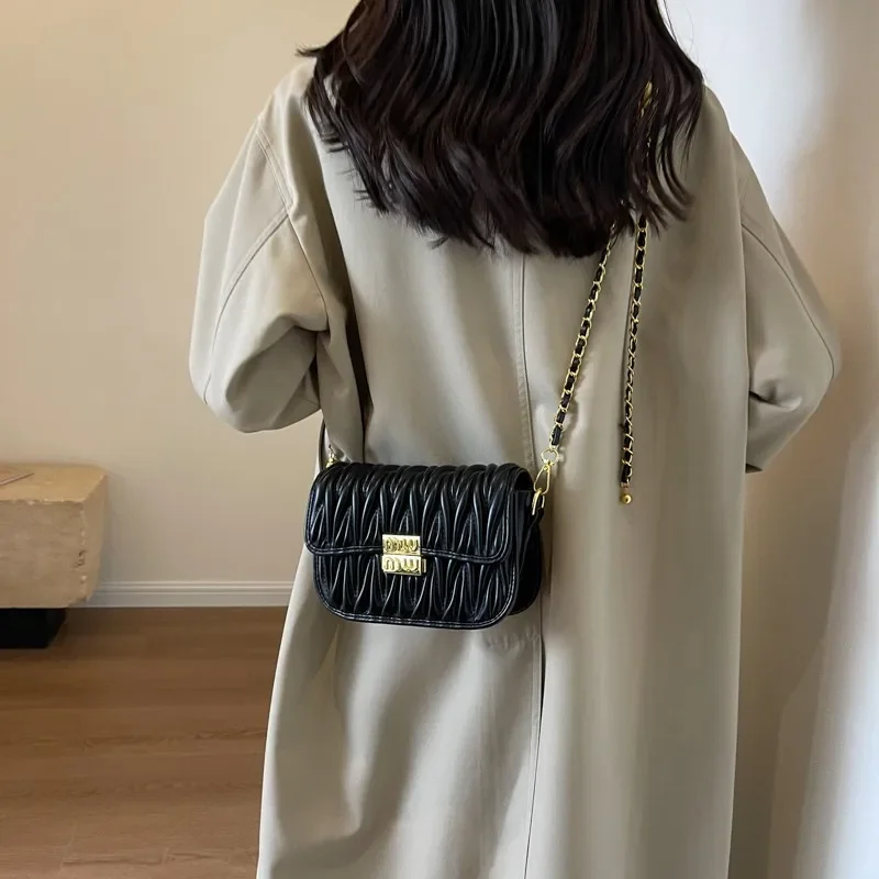 2024 Fashion Designer Brand Bolsa Feminina New High Quality Fashion Diamond Chain Shoulder Bag Crossbody Bag For Women Hot Sale
2024 Fashion Designer Brand Bolsa Feminina New High Quality Fashion Diamond Chain Shoulder Bag Crossbody Bag For Women Hot Sale