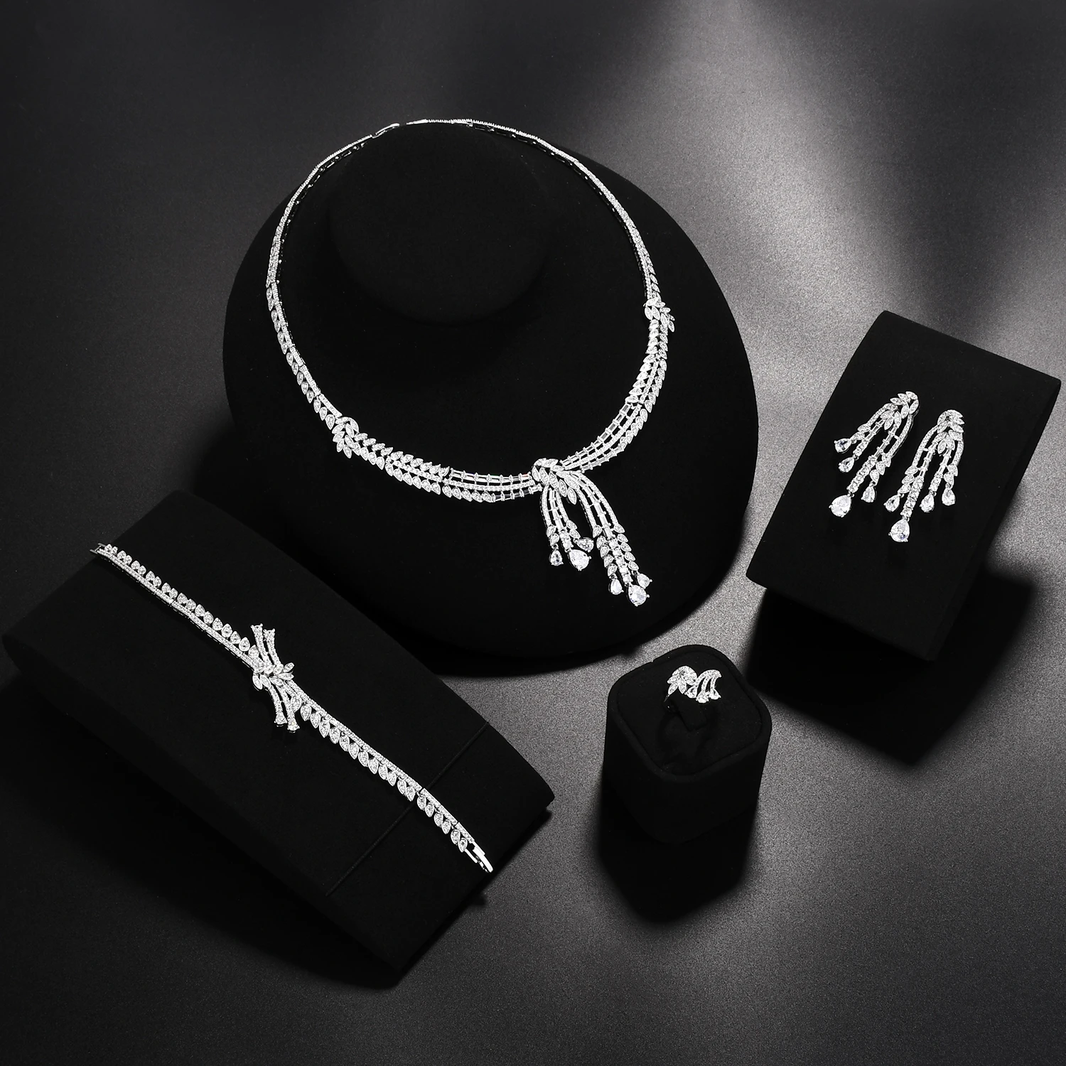 Engagement Jewelry Luxury Design Fashion Accessories Cubic Zirconia Jewelry Set Wedding Accessories Bridal Jewelry
Engagement Jewelry Luxury Design Fashion Accessories Cubic Zirconia Jewelry Set Wedding Accessories Bridal Jewelry