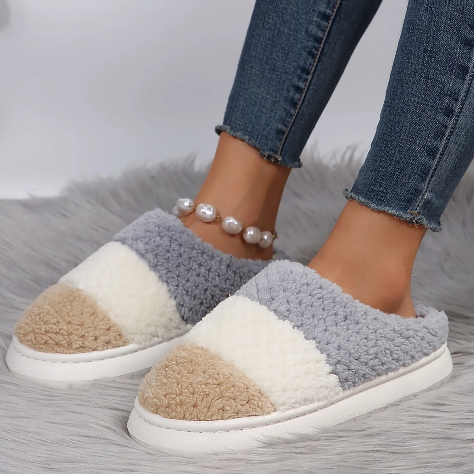 Bedroom Plush Cotton Indoor Women Slippers Cute Cartoon Warm Casual Soft Sole Winter Flat Heel Men Home Shoes Female zapatillas
Bedroom Plush Cotton Indoor Women Slippers Cute Cartoon Warm Casual Soft Sole Winter Flat Heel Men Home Shoes Female zapatillas