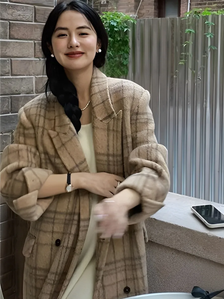 100% wool new plaid double breasted double faced camel hair over knee length French coat
100% wool new plaid double breasted double faced camel hair over knee length French coat