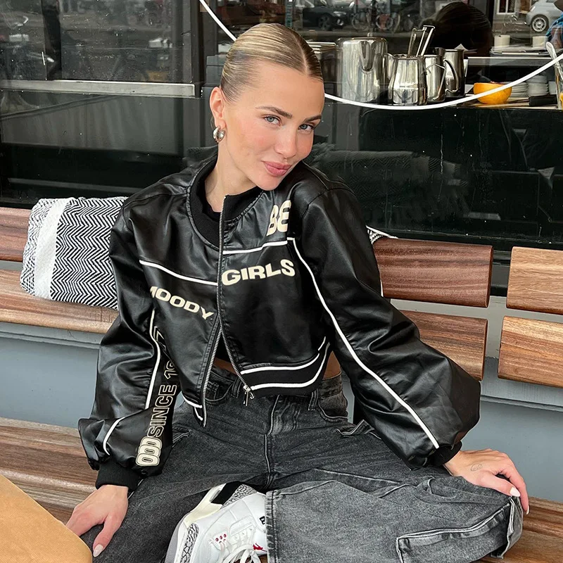 Cool Stylish Sexy Girl Color-blocked Zipper Letter Print Loose Casual Short Leather Motorcycle Jacket for Women’s Autumn Outfit
Cool Stylish Sexy Girl Color-blocked Zipper Letter Print Loose Casual Short Leather Motorcycle Jacket for Women’s Autumn Outfit