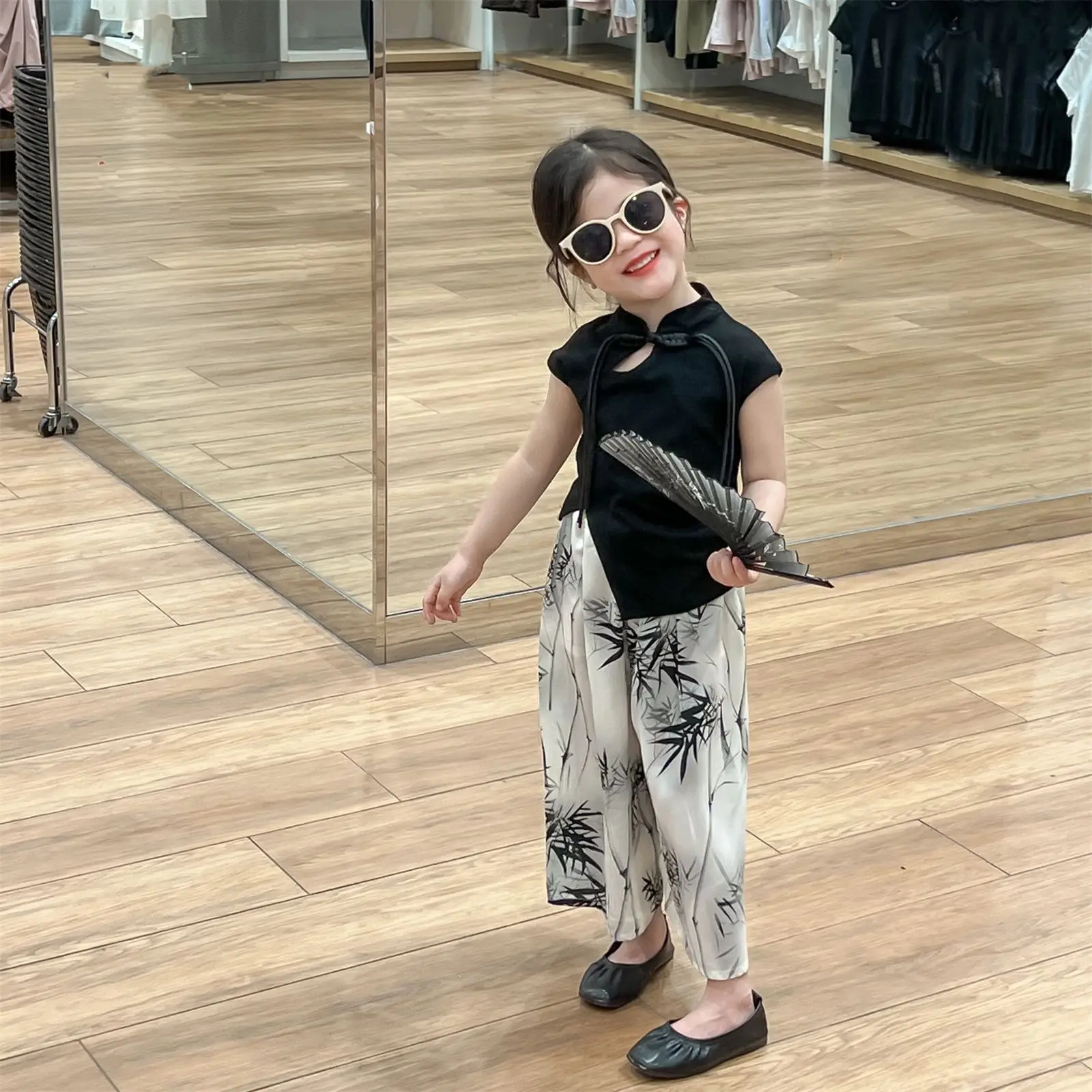 Girls Vest 2024 Summer New New Chinese Style Frog Tops Wide Leg Pants Casual Simple Fashion Loose Sweet Cute Active Vintage
Girls Vest 2024 Summer New New Chinese Style Frog Tops Wide Leg Pants Casual Simple Fashion Loose Sweet Cute Active Vintage